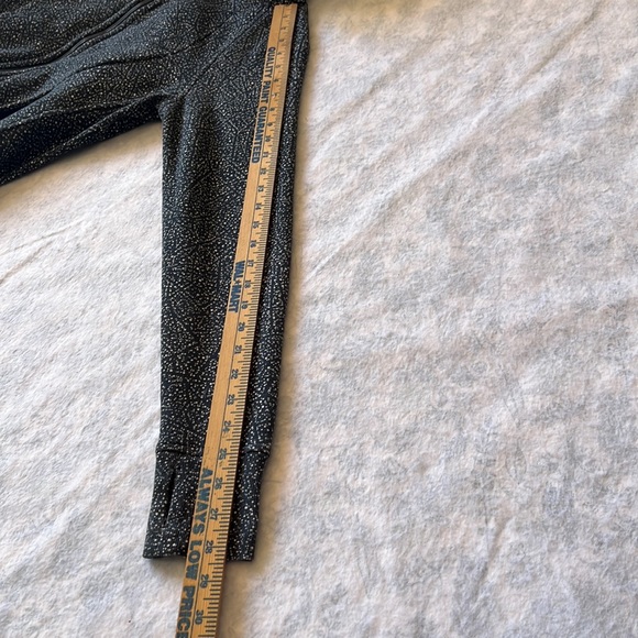 Lululemon Night View Black White Polka Dot Athletic Workout Scuba Hoodie Size 6 - Picture 15 of 15